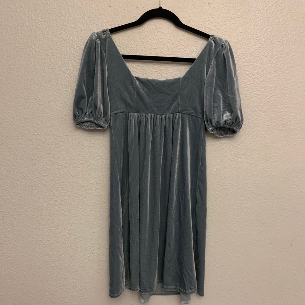 Elegant Blue Velvet Dress - Picture 6 of 6